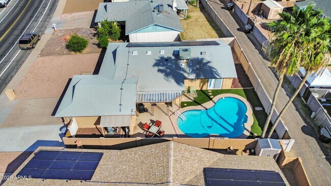 Building Photo - 1511 W Mesquite St