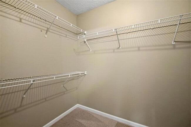 Building Photo - 800 Revena Dr