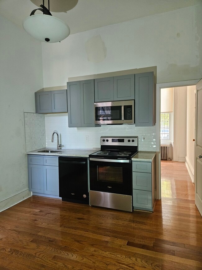 Building Photo - 4111 Pine St