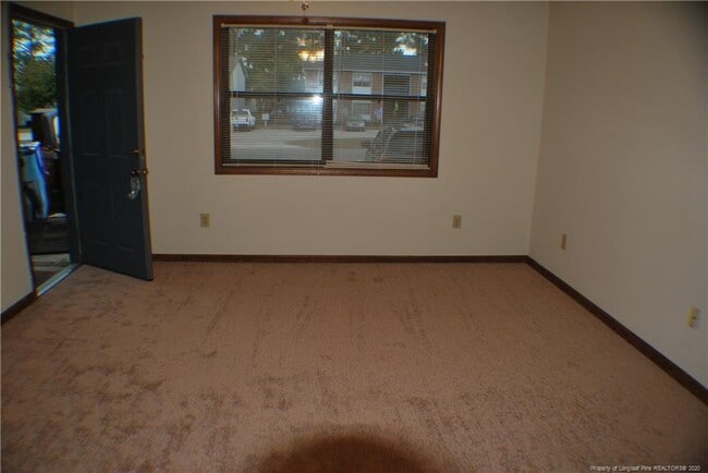 Building Photo - 5924 Labonte Dr