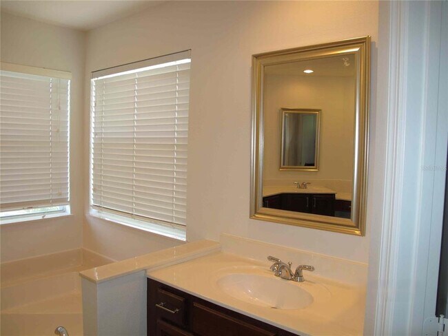 Building Photo - 10044 Canopy Tree Ct