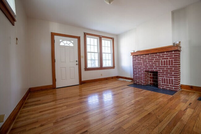Building Photo - Hilltop Half Double