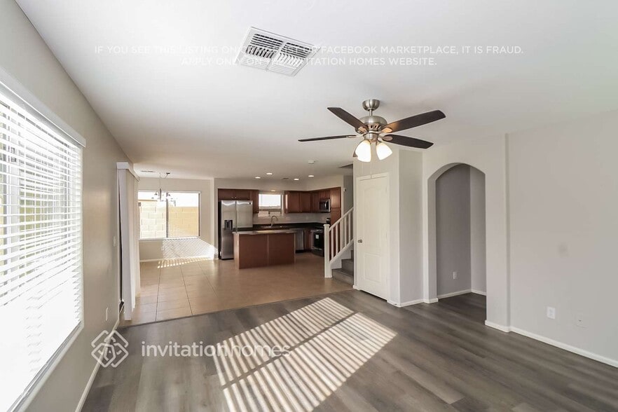 Building Photo - 7261 W Glenn Dr