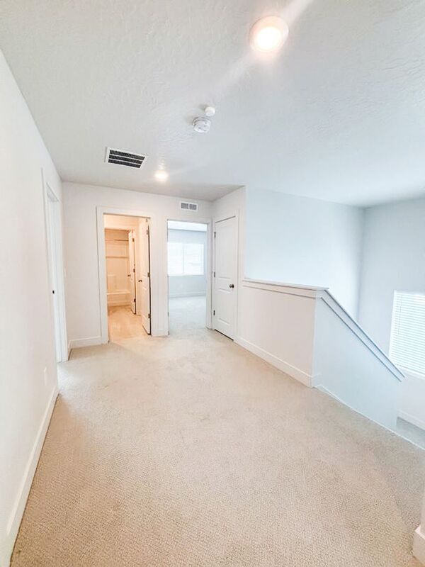 Building Photo - 414 W Snowberry Dr
