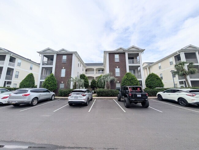 Building Photo - 484 River Oaks Dr
