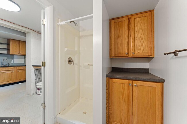 Building Photo - 6337 Beryl Rd