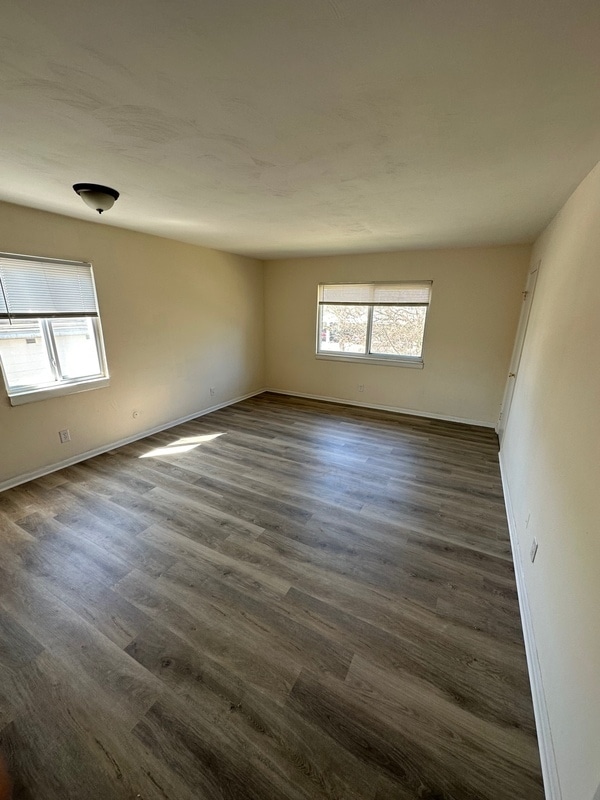 Building Photo - 1063 W 48th St
