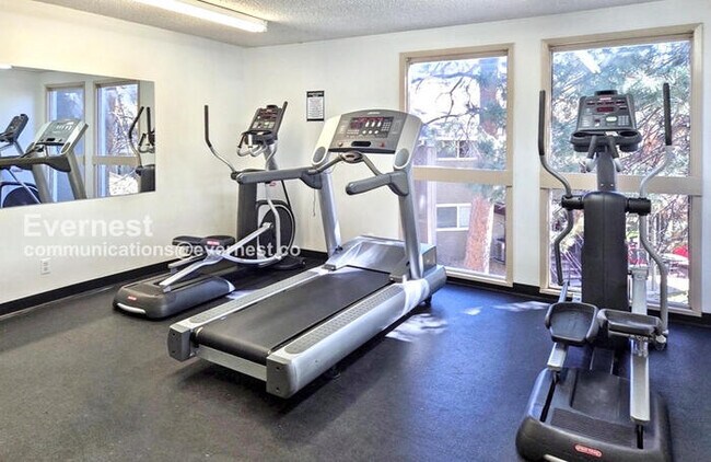 Building Photo - 5300 E Cherry Creek South Dr