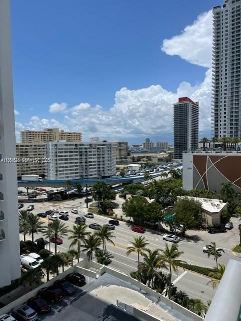 Building Photo - 4001 S Ocean Dr