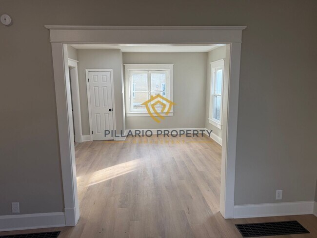 Building Photo - Fully Renovated 3-Bedroom/2-Bathroom with Huge Loft, Near Ellenberger Park, Available NOW!