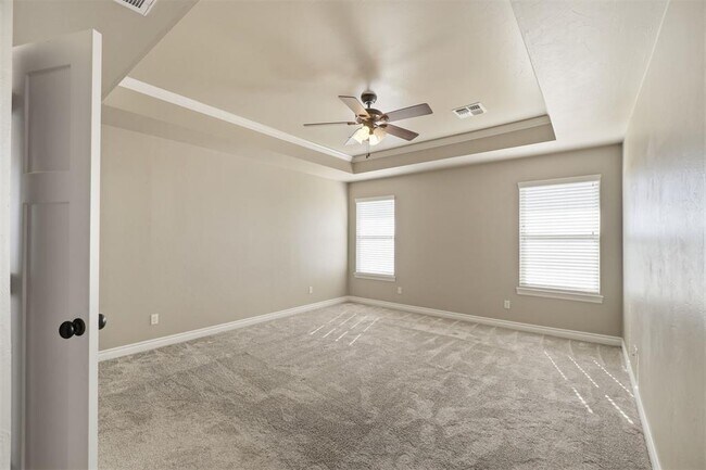 Building Photo - 3613 Regal Dr