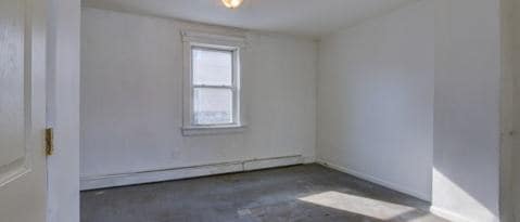 Building Photo - 882 Amboy Ave