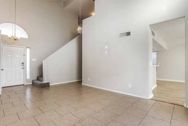 Building Photo - 1343 E Helena Dr