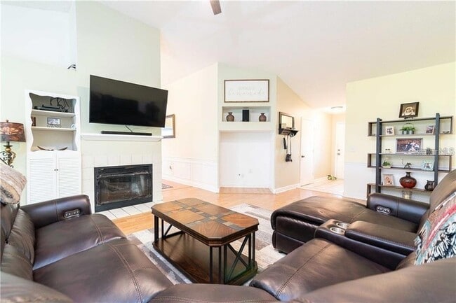 Building Photo - 1907 Coral Tree Ct