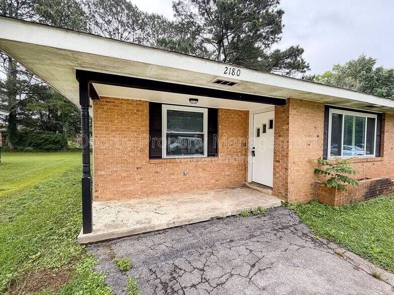 Building Photo - 2180 Dugan St