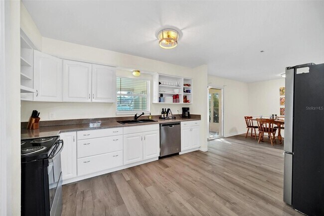 Building Photo - 5 SE Ocale Way