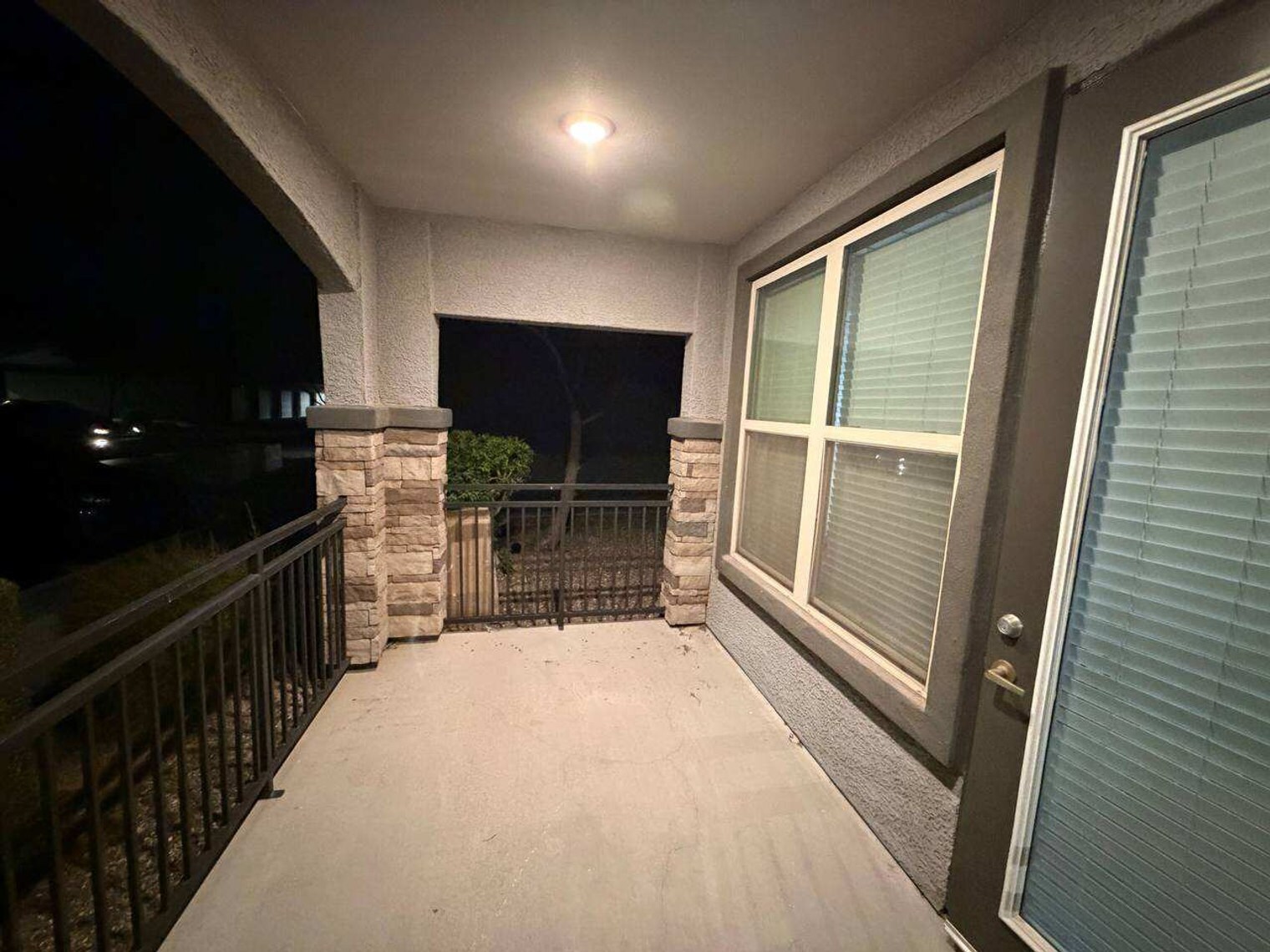 Building Photo - 23555 N Desert Peak Pkwy