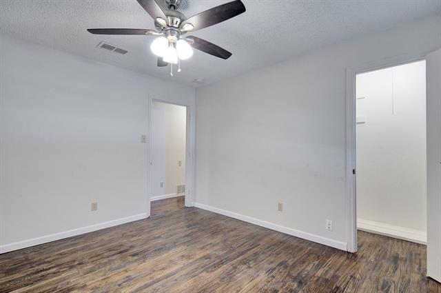 Building Photo - 2501 Glenhaven Dr