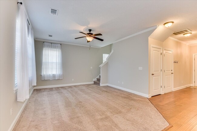 Building Photo - 3 Bedroom 2.5 Bath in Canterbury Farms!