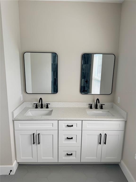 Building Photo - 2738 16th Ave N