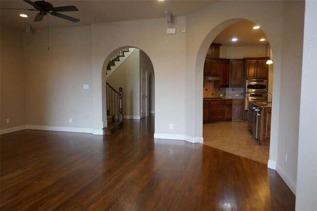 Building Photo - 2537 Windsor Castle Way