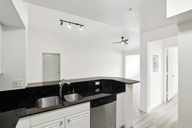 Building Photo - 8255 Ibis Club Dr