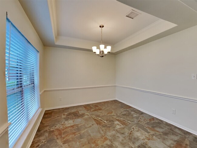 Building Photo - 30710 Country Meadows Dr