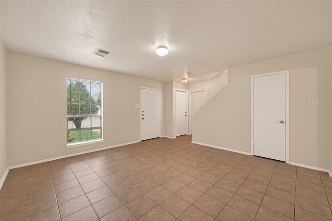 Building Photo - 1838 Strongs Ct