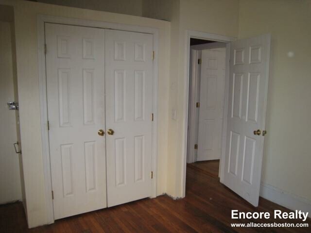 Building Photo - 60 Egmont St