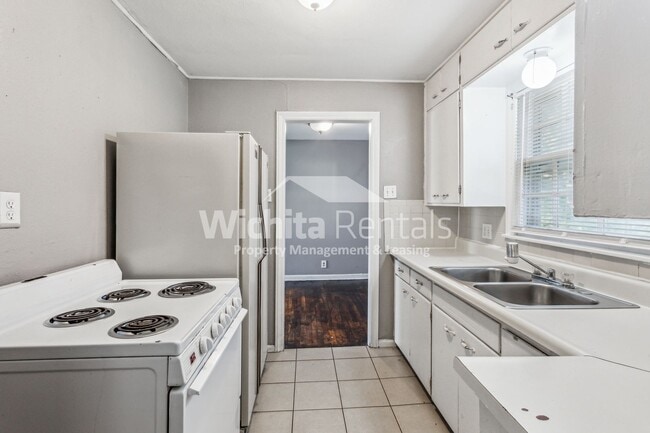 Building Photo - 3 bedroom 1 bath home
