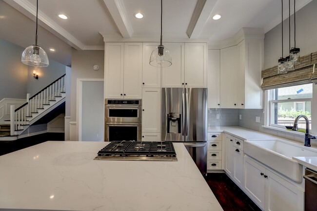 Building Photo - Gorgeous Home in Old Towne Orange