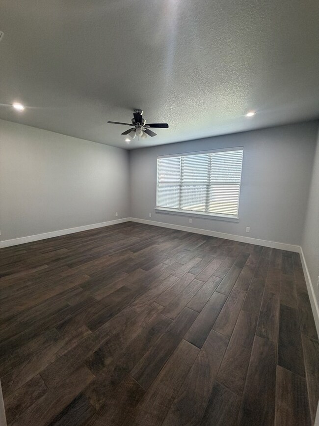 Building Photo - 2408 Birkdale Ln