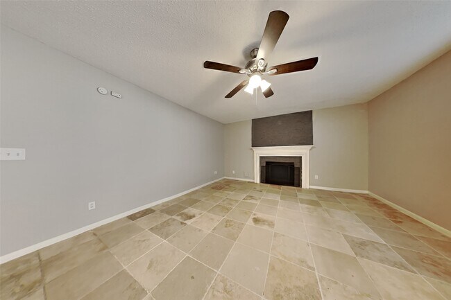 Building Photo - 17322 Harmony Hill Dr