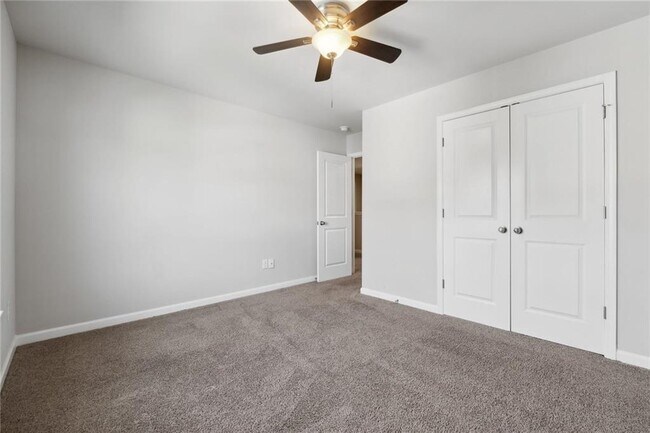 Building Photo - 1329 Rosemary Ln