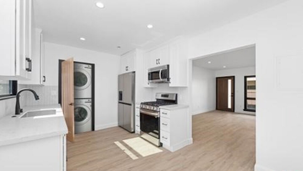 Building Photo - 2625 Chariton St