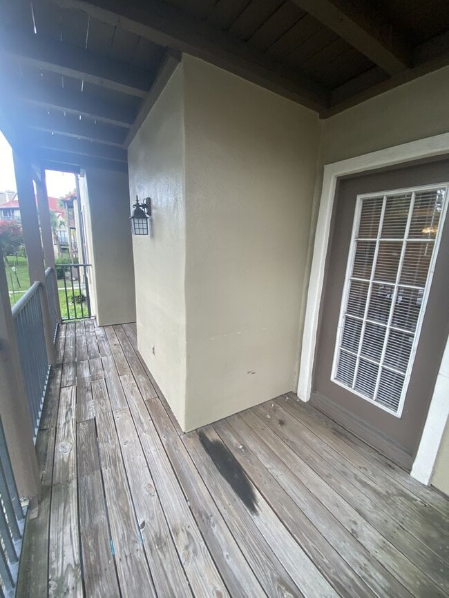Building Photo - 2 Bed 2 Bath Condo with fireplace!!!