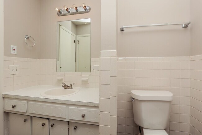 Building Photo - 3854 Valley Ridge Dr