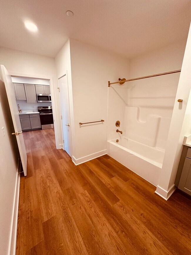 Building Photo - Fox Apartments, New One Bedroom Units, Dow...