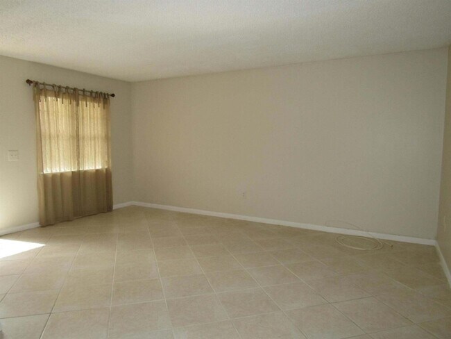 Building Photo - 2302 Sunrise Blvd