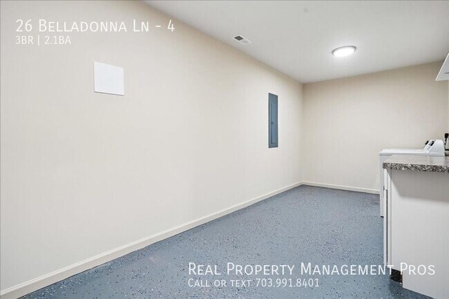Building Photo - 26 Belladonna Ln