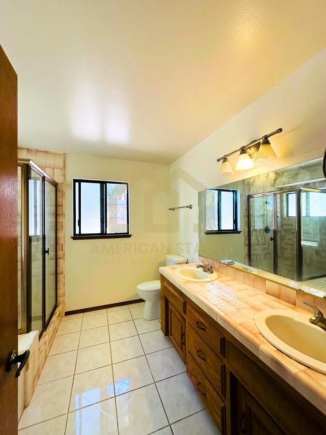 Building Photo - 1121 Pellham Dr