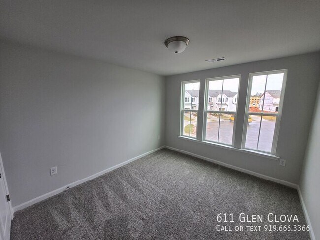Building Photo - 611 Glen Clova Dr