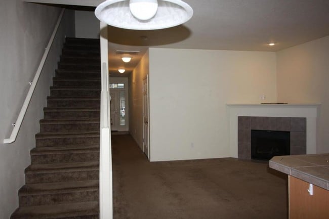 Building Photo - 13102 NE 26th St