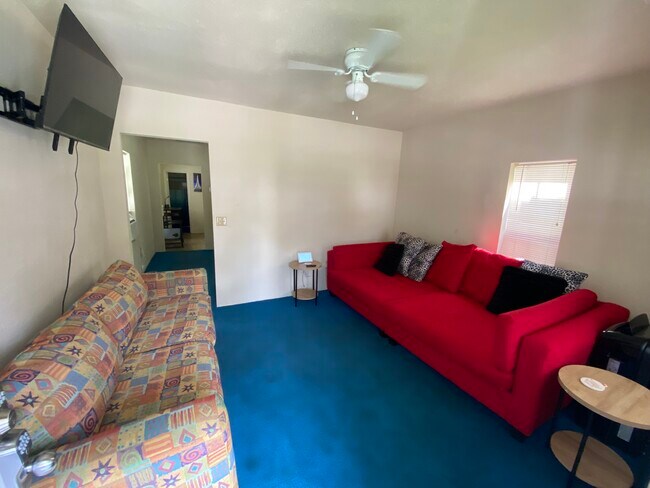 Building Photo - 940 Ivy Ave