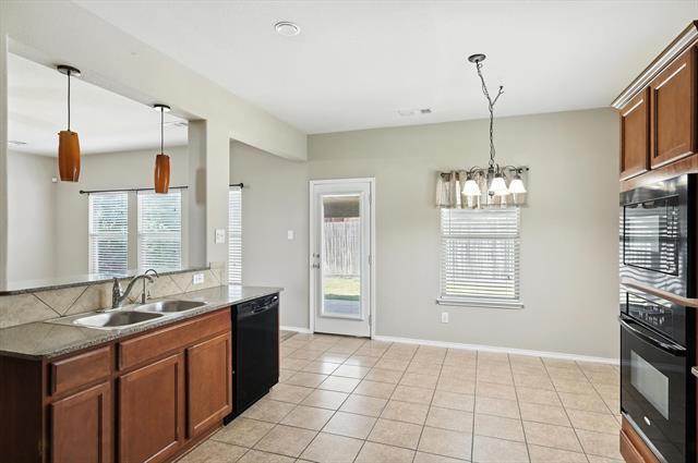 Building Photo - 500 Foxcraft Dr