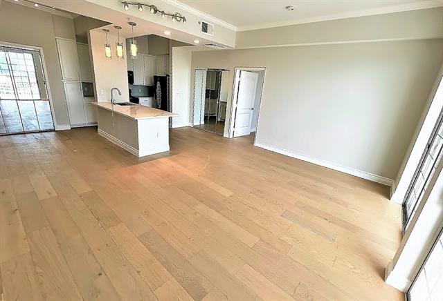 Building Photo - 3225 Turtle Creek Blvd Blvd