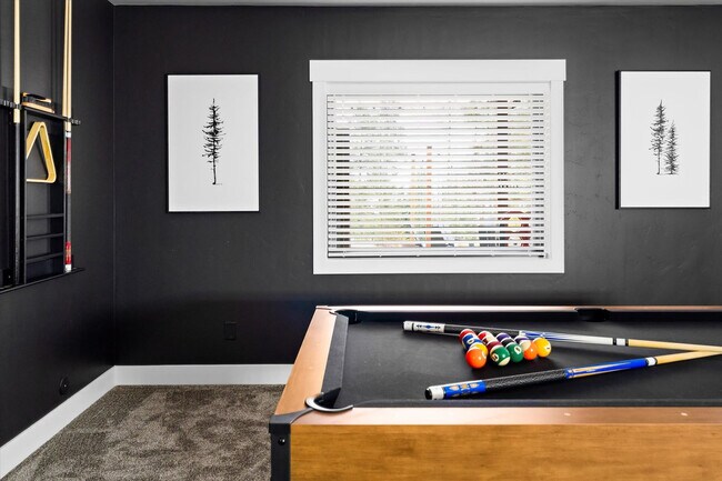 Building Photo - 323 Deer Creek Rd