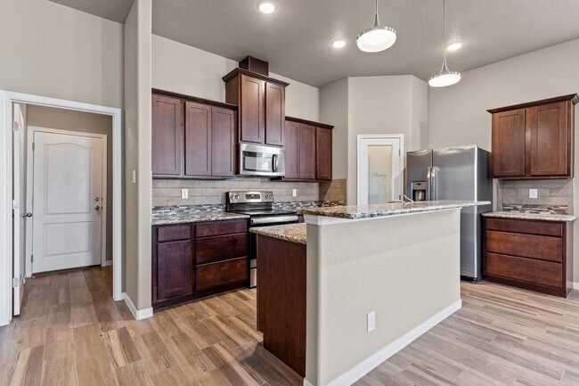 Building Photo - 901 Marlow Cove
