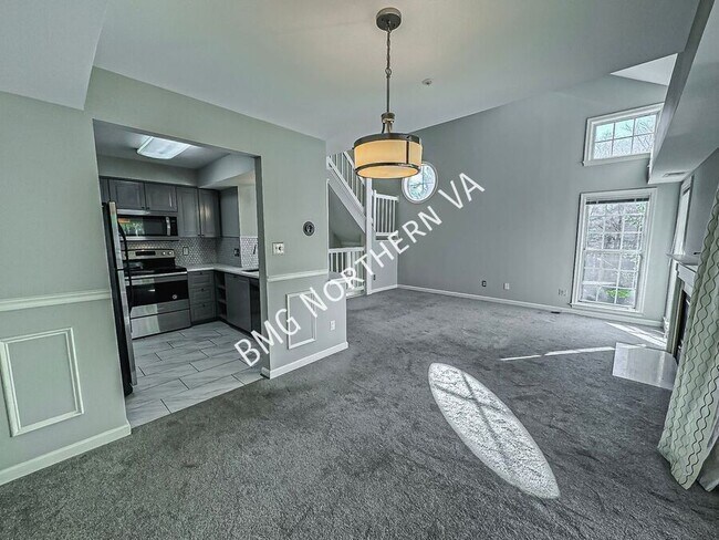 Building Photo - 6956 Ellingham Cir