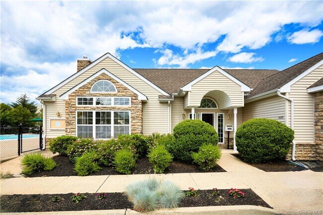 Building Photo - 2402 Rockledge Ct
